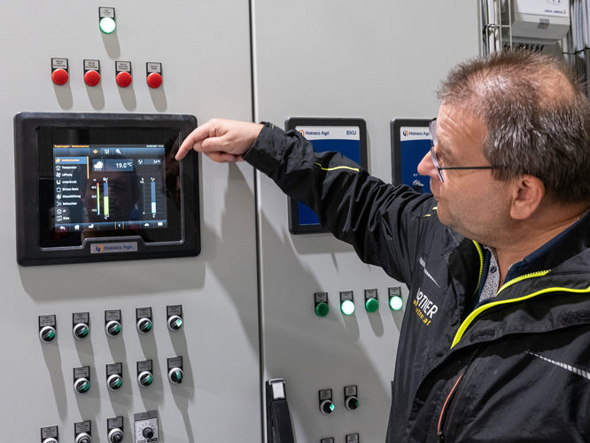 Stallmanagement Hühnerstall Technik